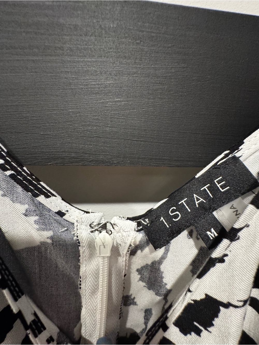 1 STATE Black & White Abstract tapered leg jumpsuit. - Picture 15 of 15